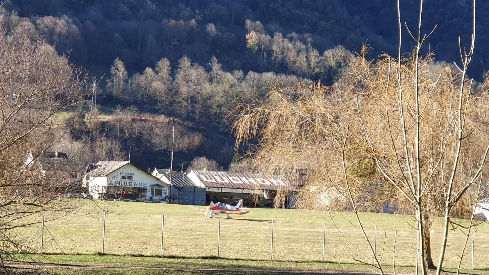 Appartement T2 4 Personnes Wifi Et Climatisation Bagnères-de-Luchon Exterior foto