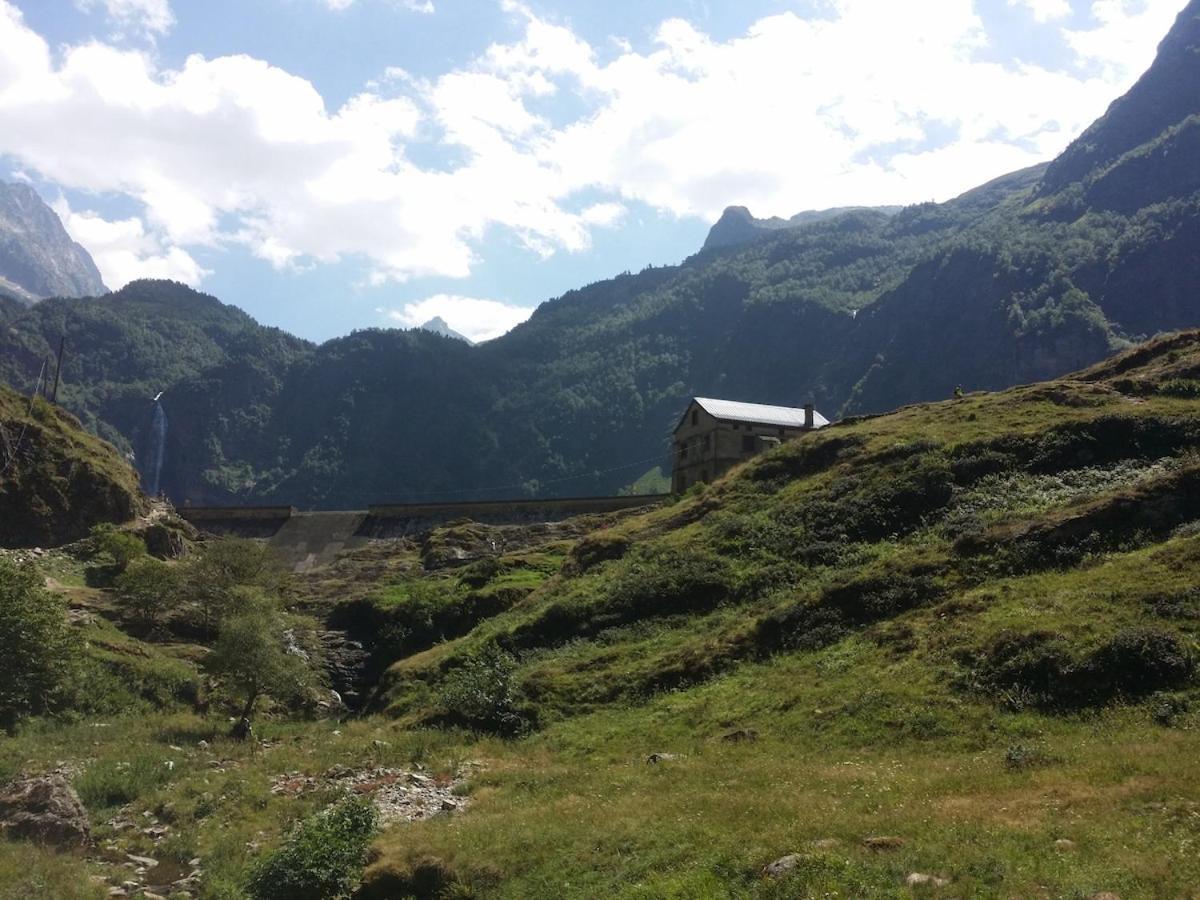 Appartement T2 4 Personnes Wifi Et Climatisation Bagnères-de-Luchon Exterior foto